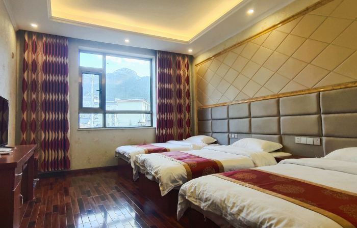 Luqu Langchuan Hotel
