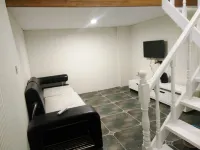 Yongcheng Lily Theme Hotel
