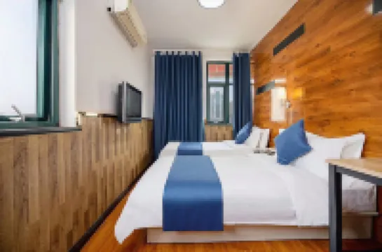 元居飯店（鄭州大學中路地鐵站二七萬達店） 住宿飯店