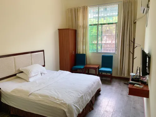 Rujia Business Hotel Hotel di Congjiang