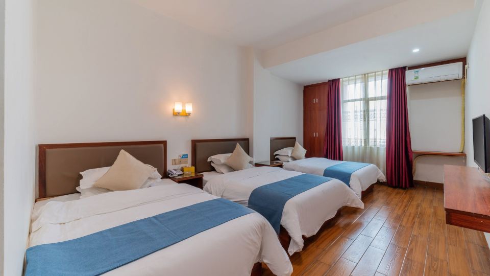 Yuhe Hotel
