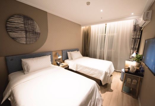 스리바오 지하철역 홈인 호텔