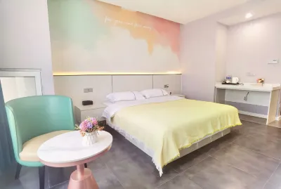 Sutian Homestay (Yuncheng Dongxing Upward Plaza)