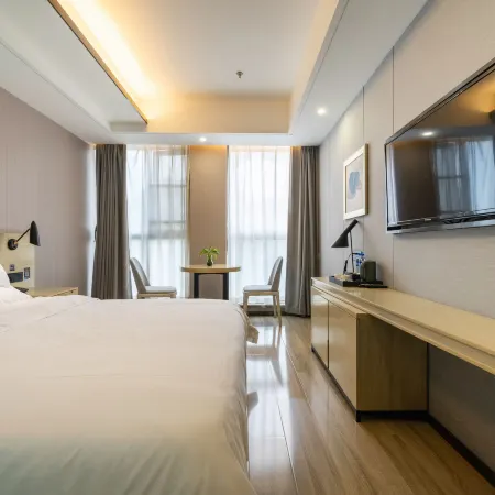Huayi Hotel (Hankou Railway Station Changqing Road Branch)