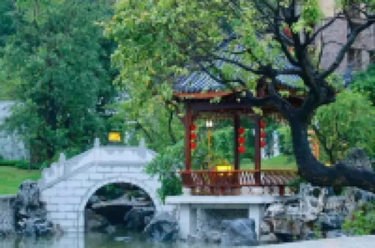 Huizhou Nankunshan R&F Health Valley Mitu Pool Villa