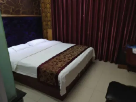 Yilong Liuhe Hotel