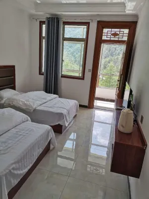 Wenxian Tianchi Luxury Mountain Villa
