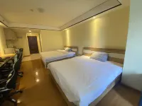 Zhanjiang Fanxing E-sports Apartment