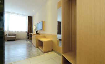 City Comfort Inn Hotel (Tongren High-speed Railway Station)