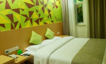 Vatica Hotel (Suining East Ring Road, East Bus Station)
