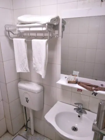 Zhaotong Caizhai Chinese Inn