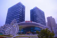 千禧酒店（鄭州華南城龍湖錦藝城購物中心店） 鄰近龍湖錦藝城購物中心的酒店