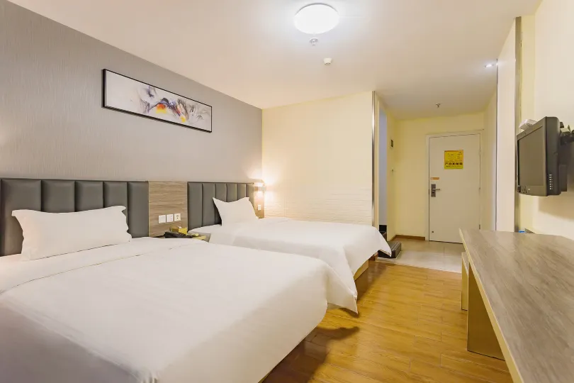 7Days Inn Chain Hotel (Zhenjiang Railway Station)