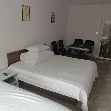 Fengcheng Juxiange Hot Spring Homestay