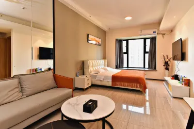Luoyi Apartment (Fuyang Hengda Lvzhou Shop)