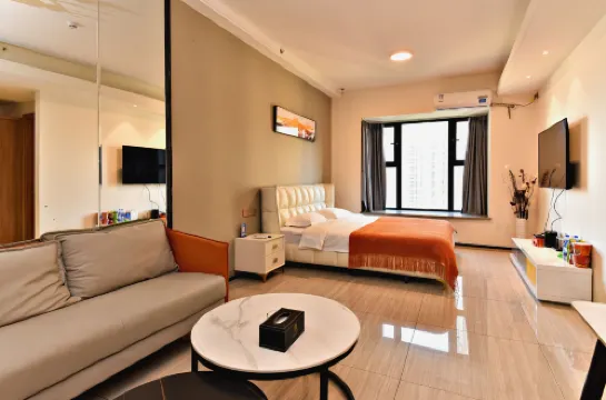 Luoyi Apartment (Fuyang Hengda Lvzhou Shop)