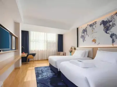 Kyriad Marvelous Hotel (Yiyang Ziyang) Отели рядом с достопримечательностью «Bailu Temple»