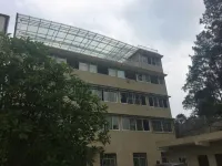 Chongqing Huangniwan Leisure Hotel Отели рядом с достопримечательностью «Дунг-Цзин»