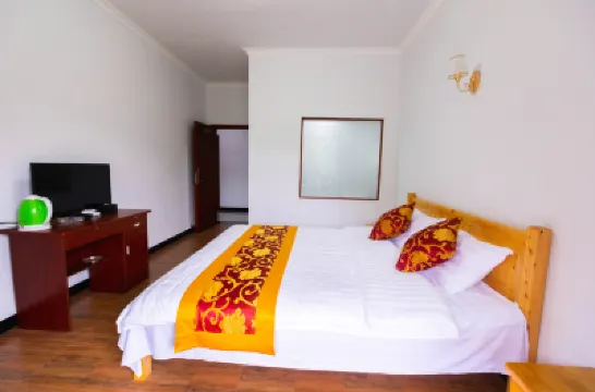 Jinshun Mountain Villa Hotels near Jinfuo Mountain