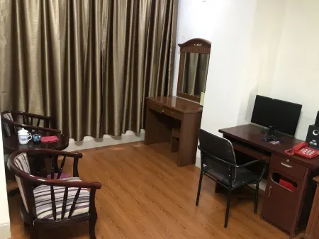 Xianyou Dongfeng Business Hotel Отели рядом с достопримечательностью «Meizhouwan Vocational Technology College»