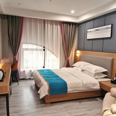 Fengqiu Lotus Hot Spring Hotel