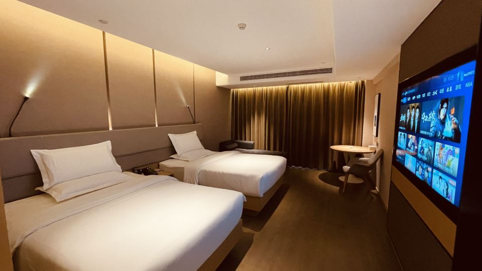 Reign Hotel