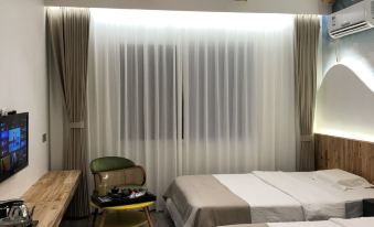 Yulan Sky Hotel (Black Valley Ordovician Scenic Area)