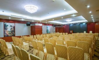 Palace International Hotel