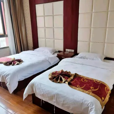Luqu Dele Holiday Hotel