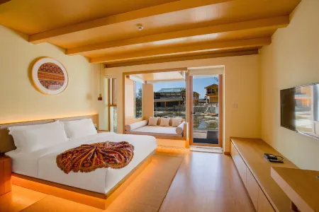 Lugu Lake Mosuo Home Hotel Отели рядом с достопримечательностью «Dazu Pier»