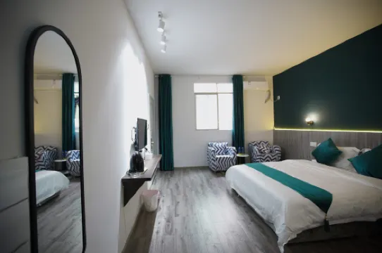 Chengdu Qishe Homestay