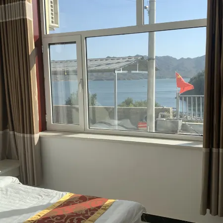 Jinghu Homestay