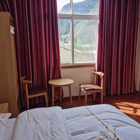 Cuoka Lake Homestay