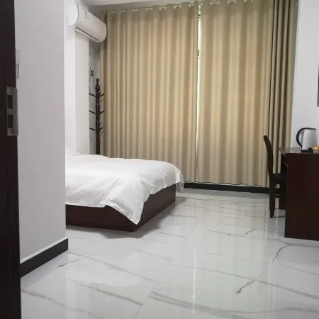 Linxiang Yongli Hotel