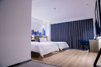 7Days Inn Hotel (Xinmin Liaohe Dajie Zhanqian Square) - parking