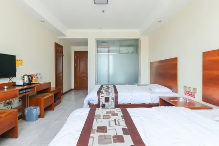 Baicheng hongxing hotel Отели рядом с достопримечательностью «Baicheng Library»