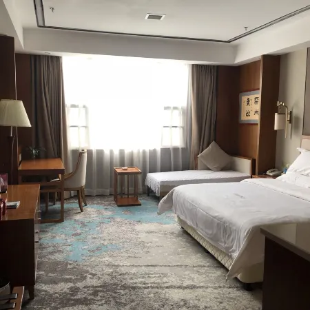 Fufeng Holiday Hotel