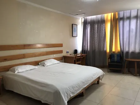 Cao County Yijia Fashion Hotel