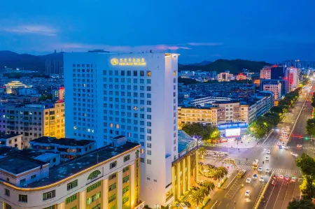 Hotel Paris Pan-Island Отели рядом со станцией Shanwei Railway Station