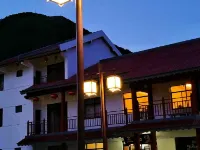 Taibai Beautiful Mood Bed and Breakfast Hotels in Taibai