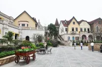 Xinglun International Apartment (Foshan Meidi Wuhu Shop)