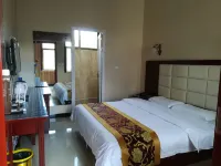 Hongyunlai Hotel - parking