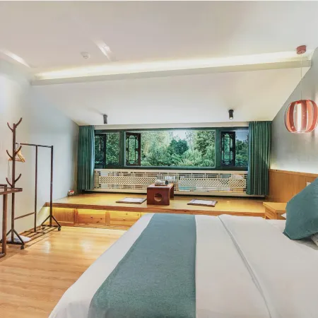 Hongcun Zhilan Youmeng Lake View B&B