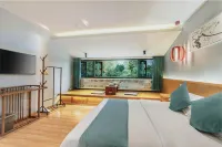 Hongcun Zhilan Youmeng Lake View B&B