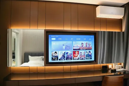 Motie Hotel Отели рядом со станцией Mishan Railway Station