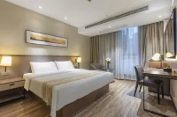 Homeinn Plus Hotel (Tianchang Municipal Government Wuyue Plaza) - parking