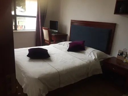 Shangyou Maple Leaf Apartment Hotel Отели рядом с достопримечательностью «Building the Peak»