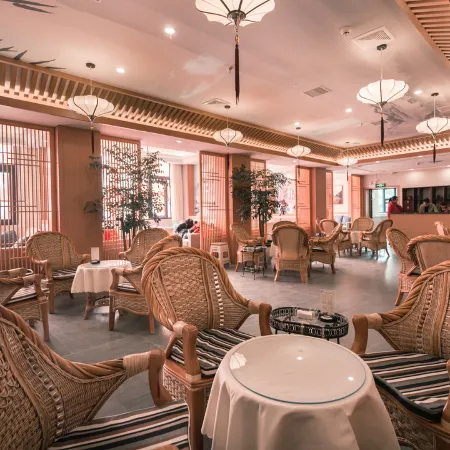 Shihong Dehua Hotel