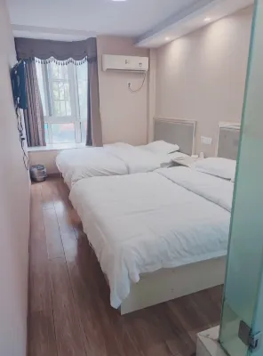 Jinyangguang Inn فنادق في 