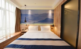 Super 8 (North Of Yihuan Mengcheng Road)